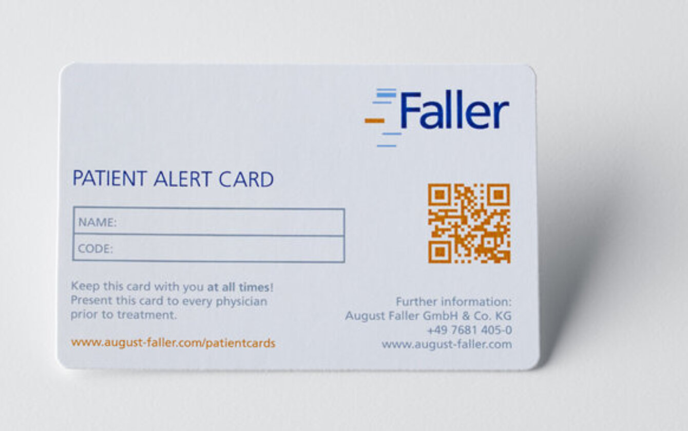 Patient Alert Card von Faller Packaging für sichere Patientendokumentation mit QR-Code