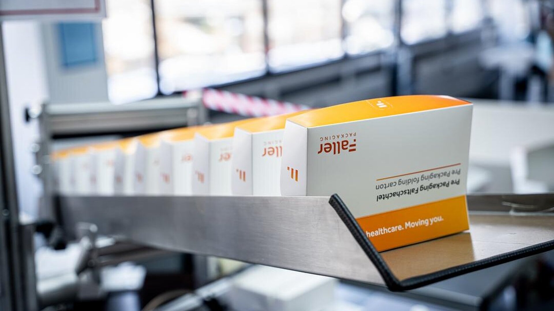 PrePackaging Service von Faller Packaging: vorkonfektionierte Faltschachteln für eine effiziente und schnelle Verpackung pharmazeutischer Produkte.